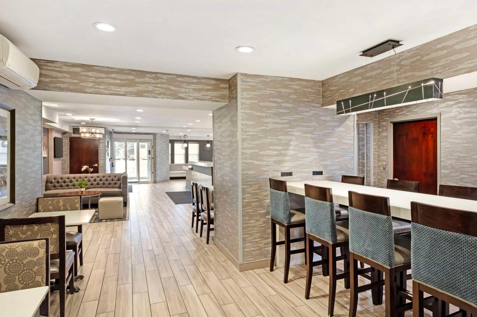 Best Western Plus Fairfield Hotel Exterior photo