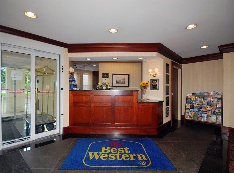 Best Western Plus Fairfield Hotel Interior photo